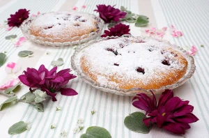 Ciastka jogurtowe z czarną porzeczką (1 szt. = ~80g)