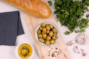 Oliwki zielone bez pestki z ziołami w oleju BIO (opakowanie ~250g)