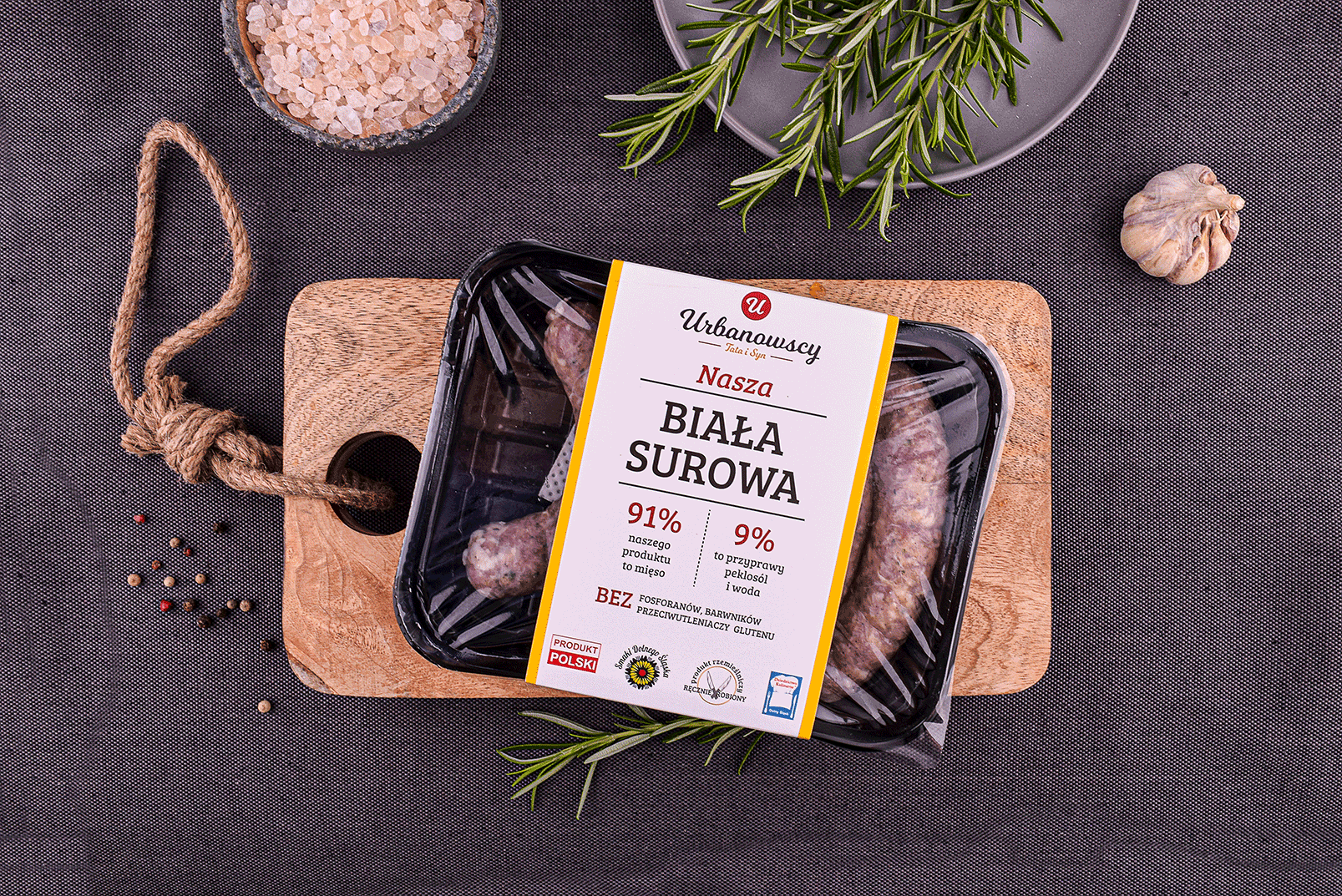 Biała kiełbasa surowa 400 g na tacce — do żurku i na Wielkanoc